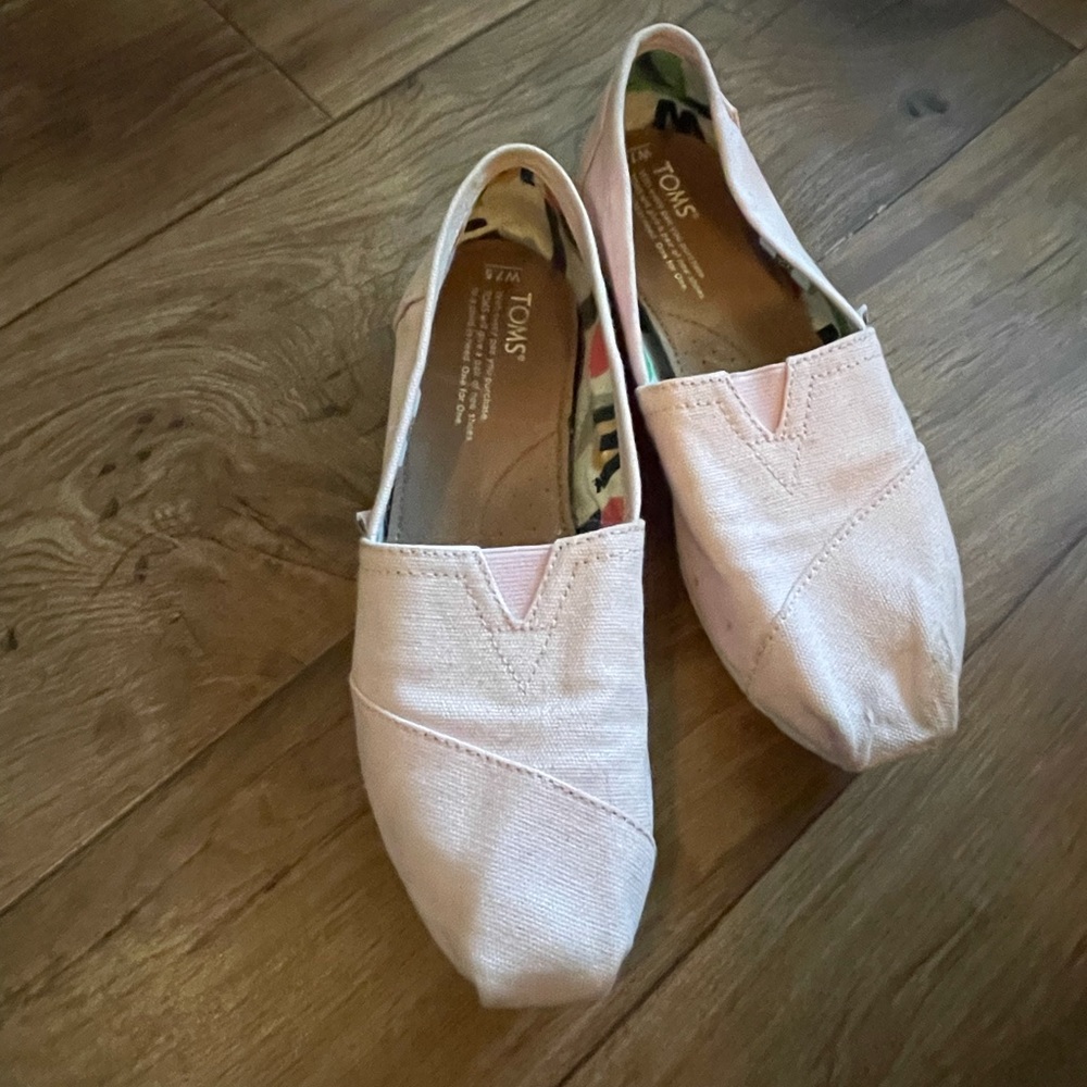 Toms